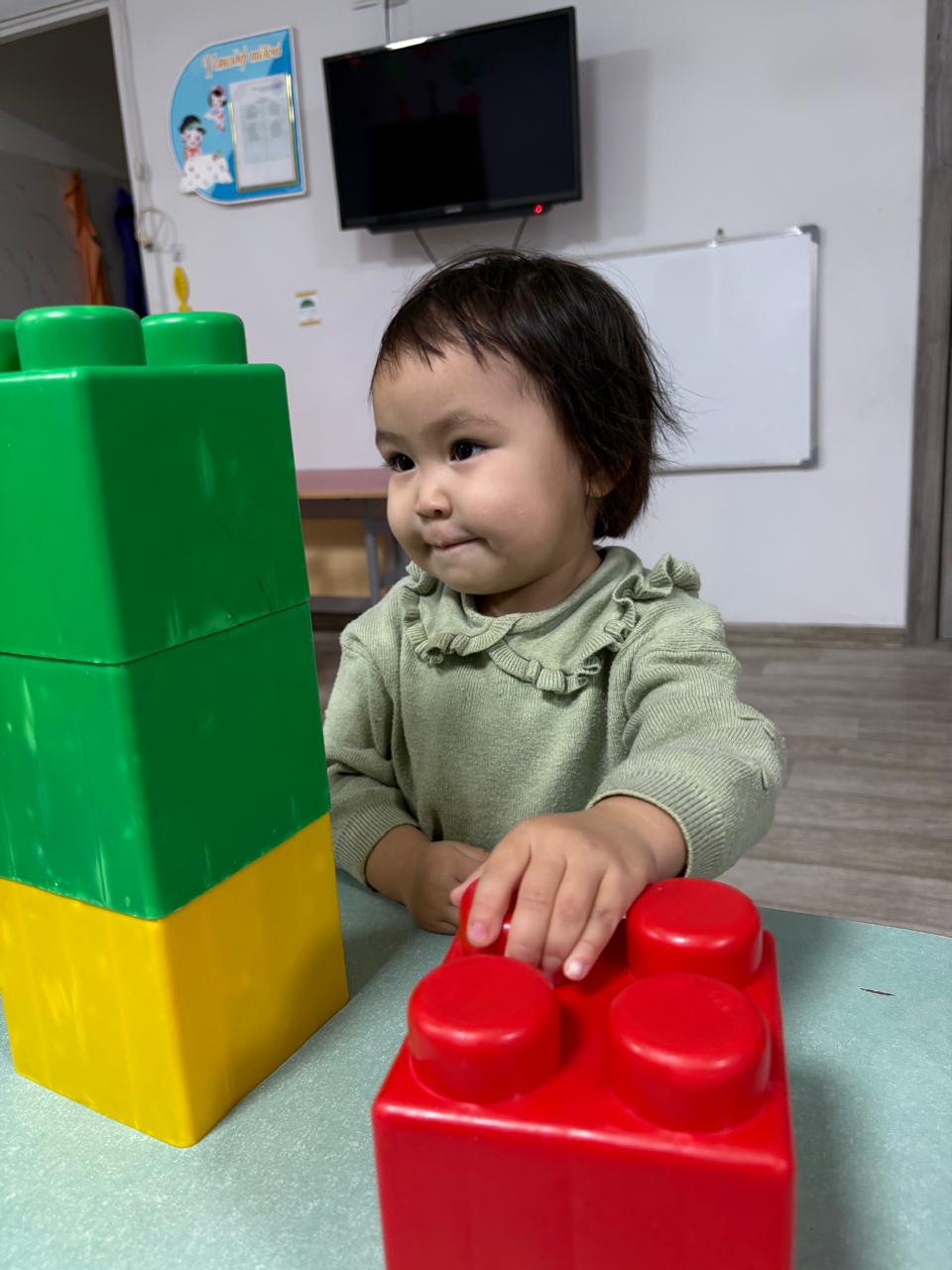 «Түрлі түсті текшелер»